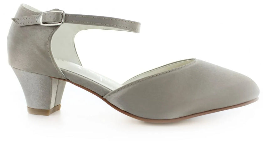 Zapatos de fiesta beige con correas ajustables, diseño cómodo y elegante para bodas y eventos