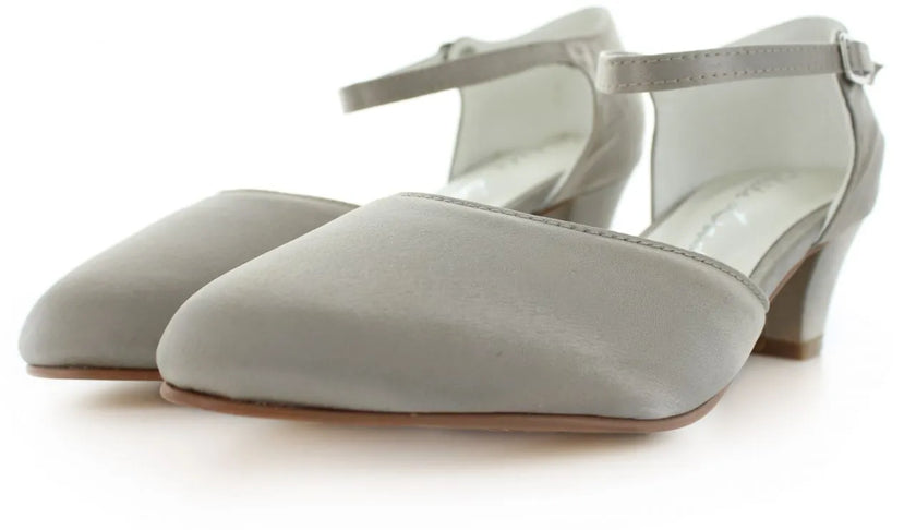 Zapatos de fiesta beige con correas ajustables, diseño cómodo y elegante para bodas y eventos