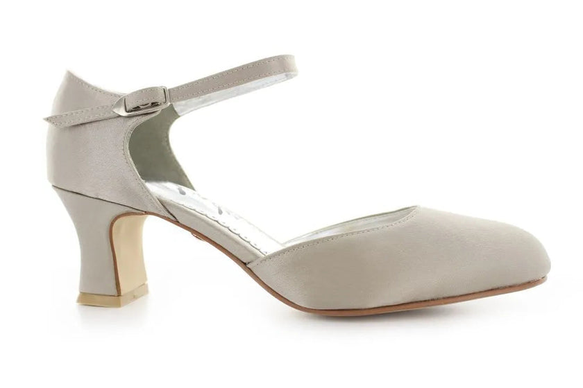 Zapatos de fiesta beige estilo D'Orsay con tacón kitten heel de 4.5 cm