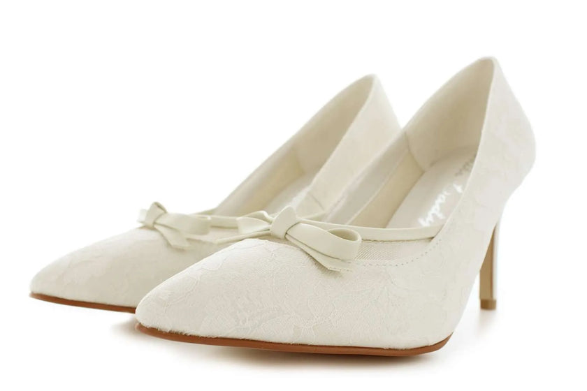 Zapatos de novia Datolita Ivory con tacón de 7 cm, diseño elegante y plantilla acolchonada para mayor comodidad.