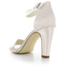 Zapatos de novia Prehnita Ivory con diseño abierto, tacón bloque para estabilidad y plantilla acolchonada para comodidad.