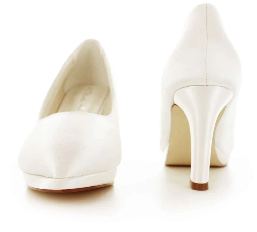 Zapatos de novia Sugilita en color Ivory con plataforma, tacón ancho de 8 cm y plantilla acolchada, ideales para bodas y eventos elegantes.