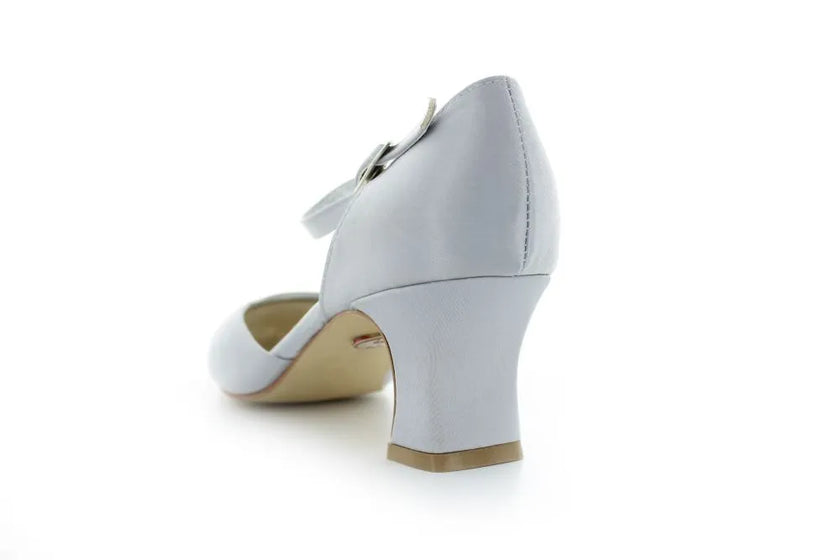 Zapatos de fiesta color plata estilo D'Orsay con tacón kitten heel de 4.5 cm