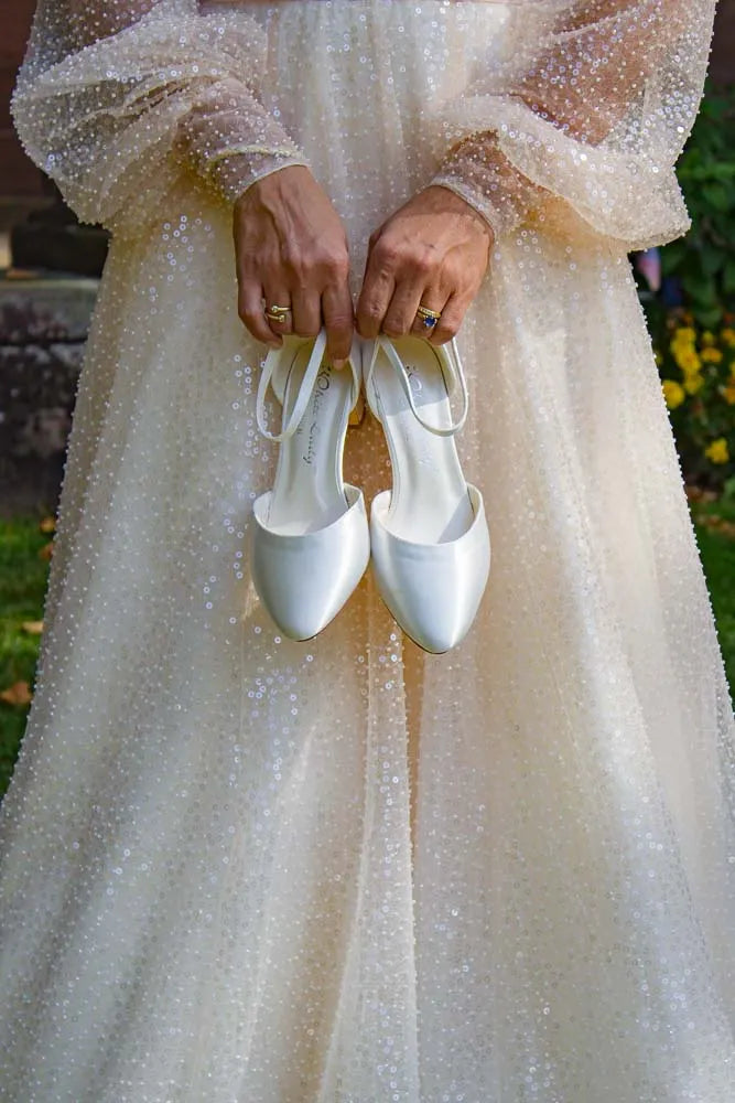 Zapatos de novia Opalo con tacón bloque de 5 cm, color ivory (blanco natural) y diseño elegante, perfectos para bodas y eventos especiales.
