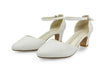 Zapatos de novia Alejandrita en color ivory, tacón bloque de 5 cm y hebilla ajustable, ideales para bodas y eventos elegantes.