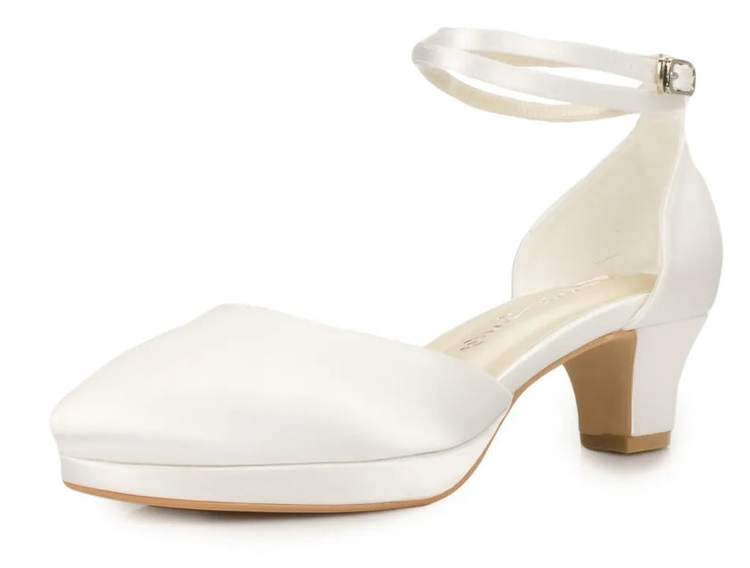 Zapatos de novia Labradorita en color ivory con tacón elegante, diseño sofisticado y ajuste cómodo, perfectos para bodas y eventos especiales.