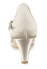 Zapatos de novia Perla con tiras cruzadas, tacón de 5 cm y forro acolchado en color ivory.
