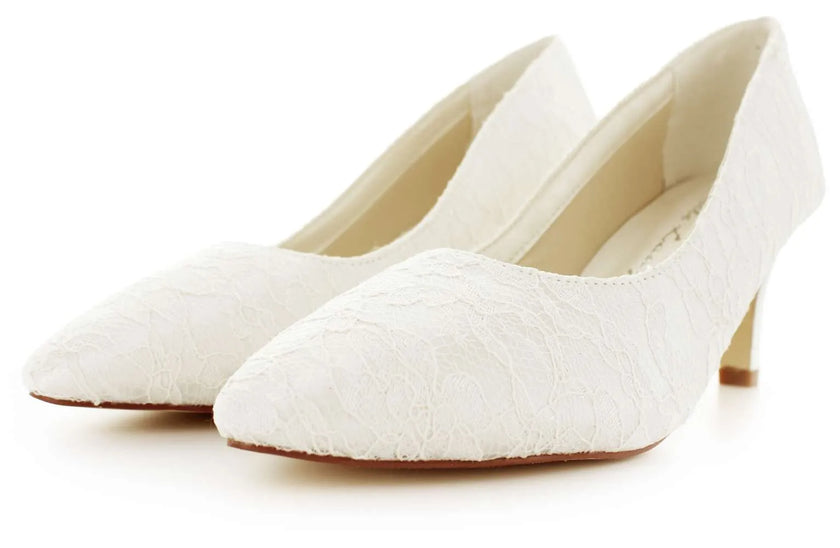 Zapatos de novia Sodalita en color ivory con encaje delicado, tacón de 6.5 cm y diseño sofisticado, perfectos para bodas y eventos especiales.