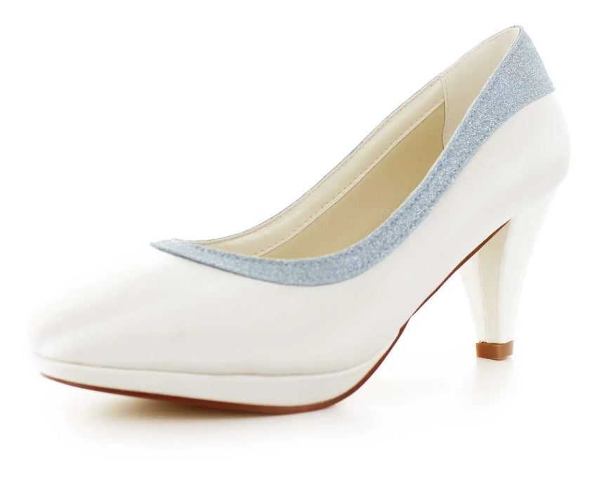 Zapatos de novia Zafiro en color ivory, con tacón elegante y detalles sofisticados, ideales para bodas y eventos especiales.
