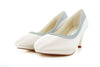 Zapatos de novia Zafiro en color ivory, con tacón elegante y detalles sofisticados, ideales para bodas y eventos especiales.